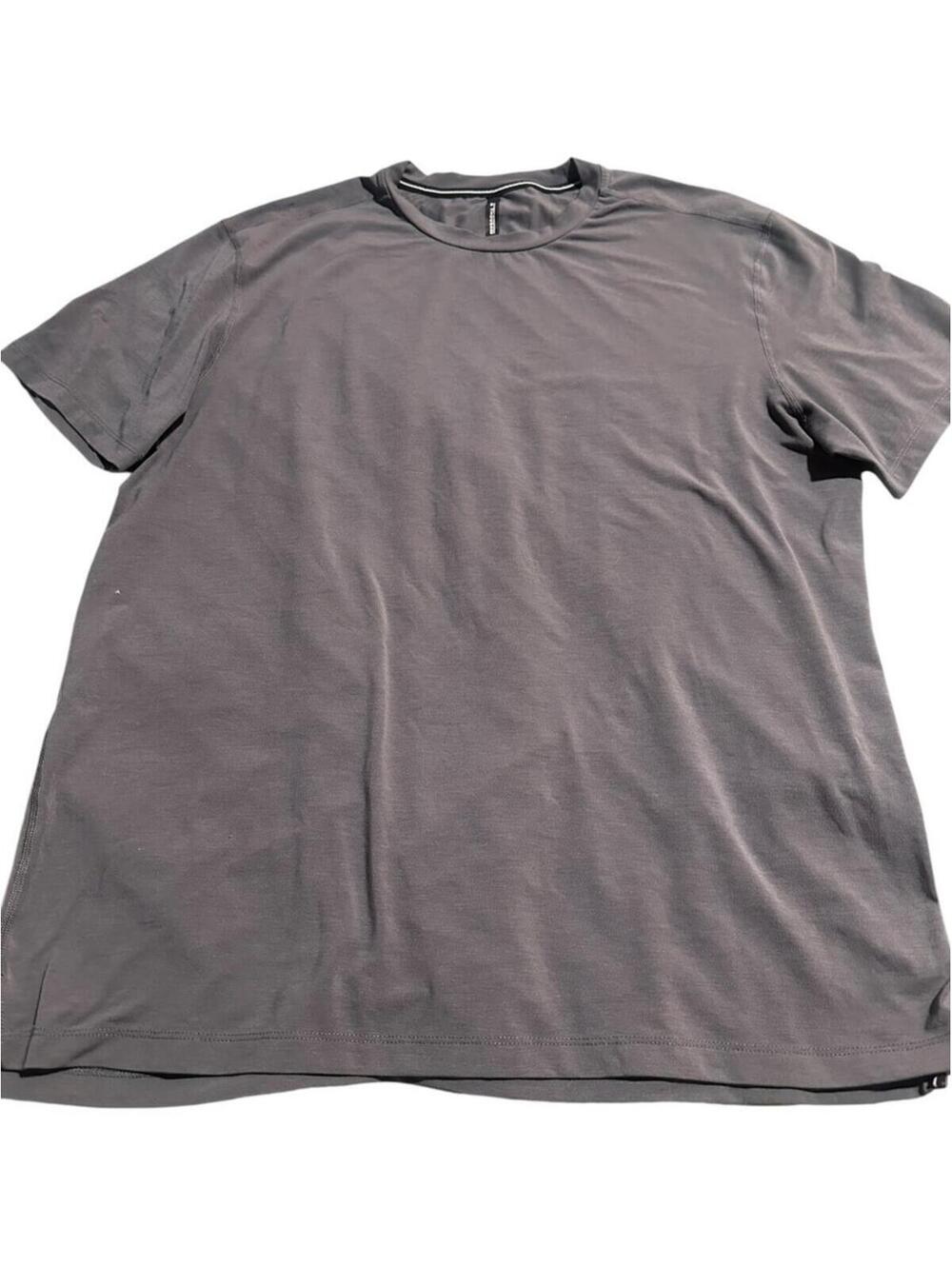 Ten Thousand Men's Core Tee Size Large
